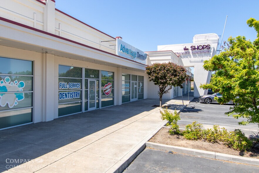 More Photos Of 3835 SW 21st St, Redmond Unknown For Lease