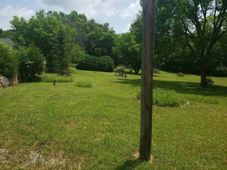 More Photos Of 2487 US Highway 211 W, Luray Storefront For Sale