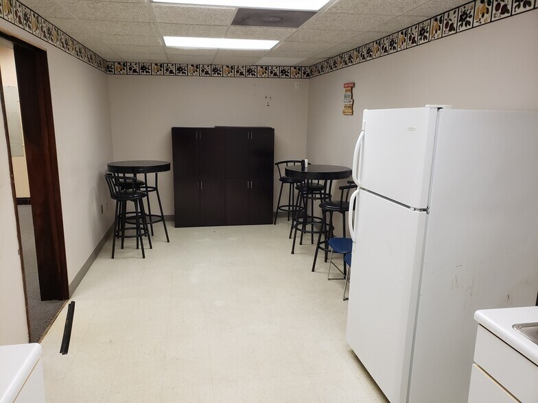 More Photos Of 495 Circle 85, College Park Office For Lease