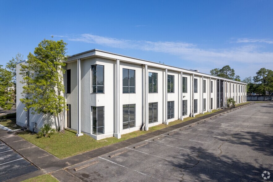 More Photos Of 2551 W Executive Center Cir, Tallahassee Unknown For Lease