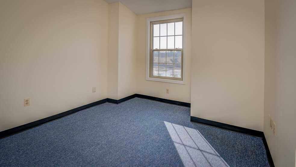 More Photos Of 8361-8379 Cherry Ln, Laurel Medical For Sale