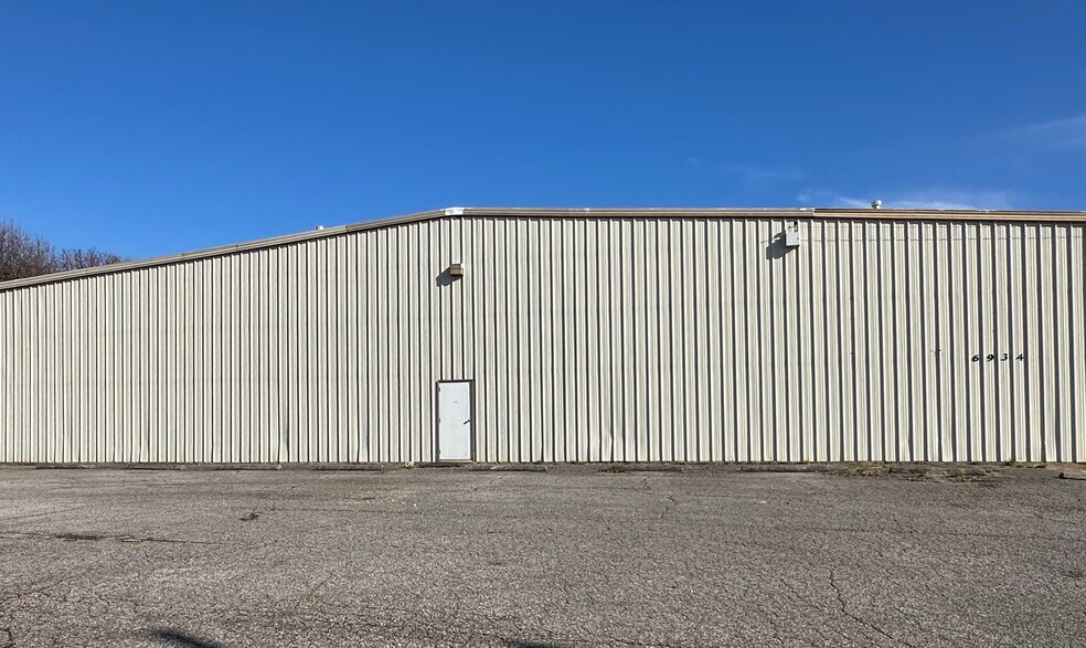 More Photos Of 6934 Interstate Blvd, Horn Lake Warehouse For Lease