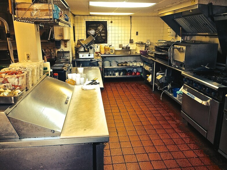 More Photos Of 3605 Fairhaven Ave, Baltimore Restaurant For Sale