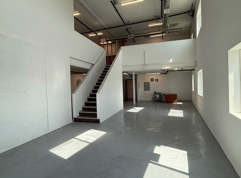 More Photos Of 746-756 Ceres Ave, Los Angeles Warehouse For Lease