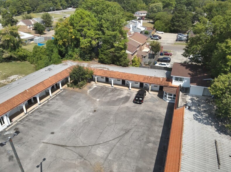 More Photos Of 11505 S Memorial Pky, Huntsville Storefront For Sale
