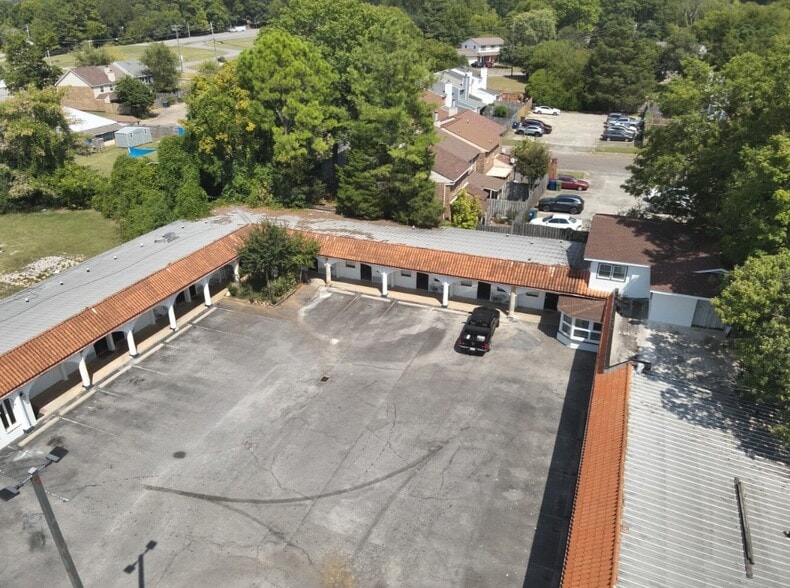 More Photos Of 11505 S Memorial Pky, Huntsville Storefront For Sale