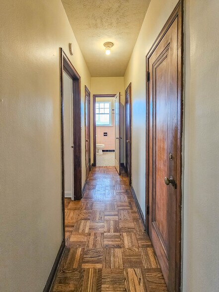 More Photos Of 211 S 37th St, Omaha Apartments For Sale