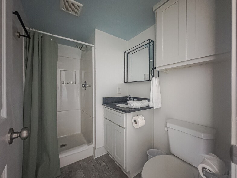 More Photos Of 947 Barkley St, Gilchrist Multifamily For Sale