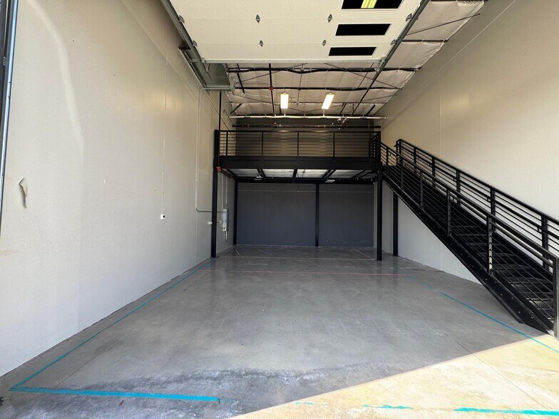 More Photos Of 2100 Double Creek Dr, Round Rock Unknown For Lease