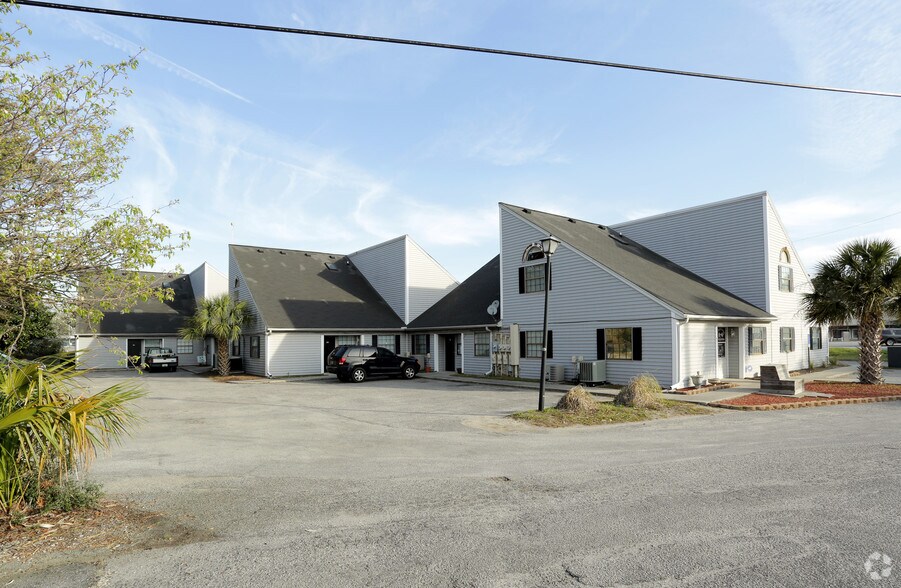 More Photos Of 3025 Ashley Phosphate Rd, North Charleston General Retail For Lease