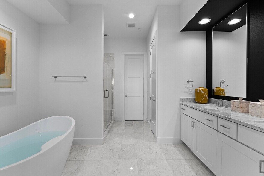 More Photos Of 3824 Berkman Dr, Austin Office Residential For Sale