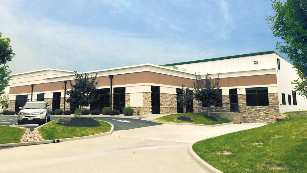 Primary Photo Of 103 Enterprise Dr, Wentzville Warehouse For Sale