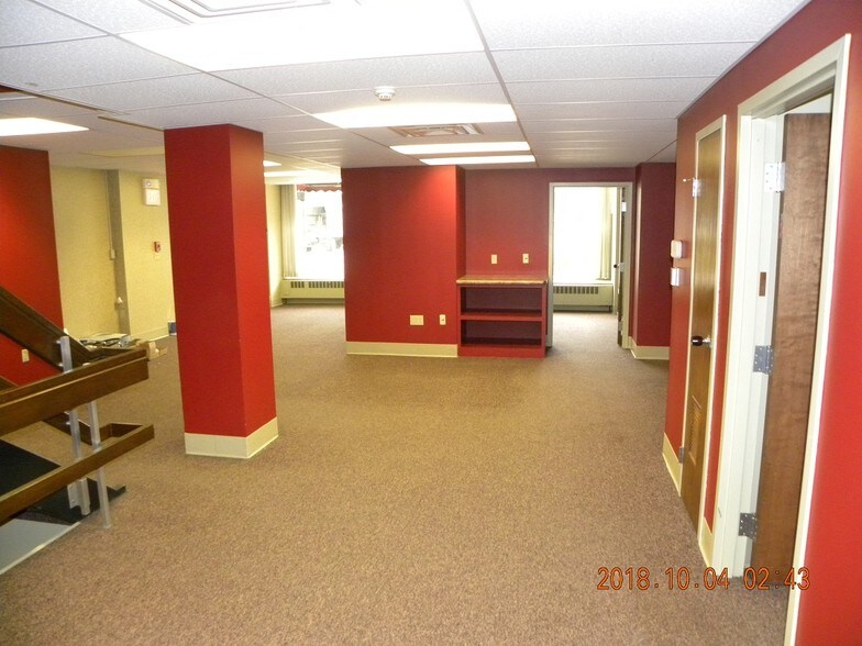 More Photos Of 4 Washington St, Sanford Office For Sale
