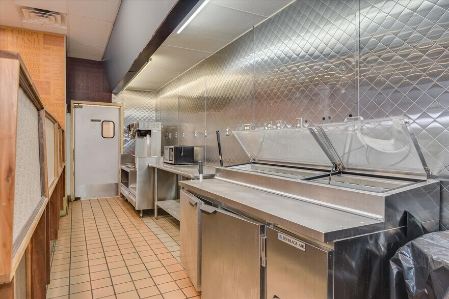 More Photos Of 115 Elm St, Lincolnton Restaurant For Lease