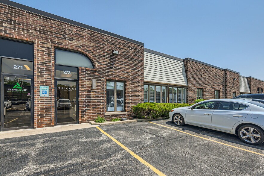 More Photos Of 271-285 E Helen Rd, Palatine Light Distribution For Lease