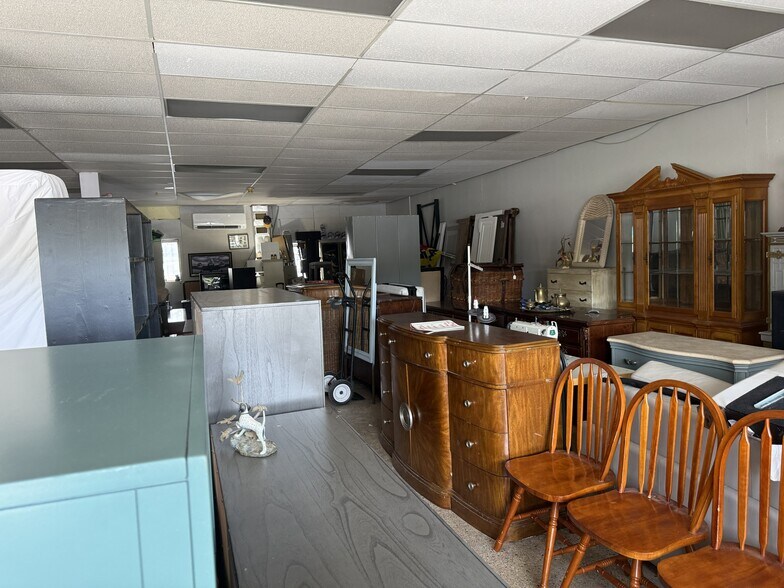 More Photos Of 9931-9947 Seminole Blvd, Seminole General Retail For Sale