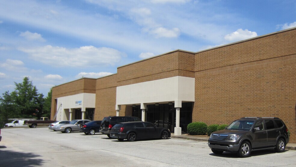 More Photos Of 7110 Oak Ridge Pky, Austell Warehouse For Lease