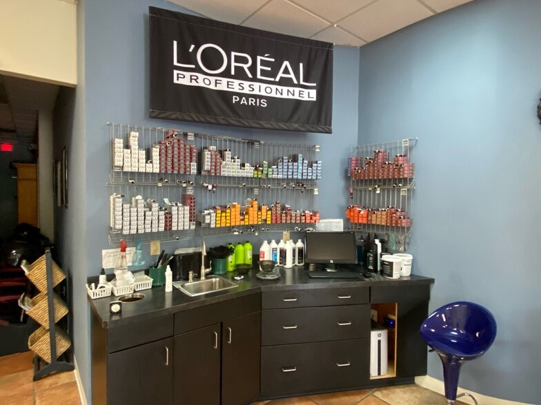 More Photos Of 546-574 Allen Rd, Basking Ridge General Retail For Lease