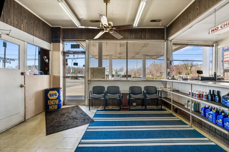 More Photos Of 2901 Randleman Rd, Greensboro Auto Repair For Sale