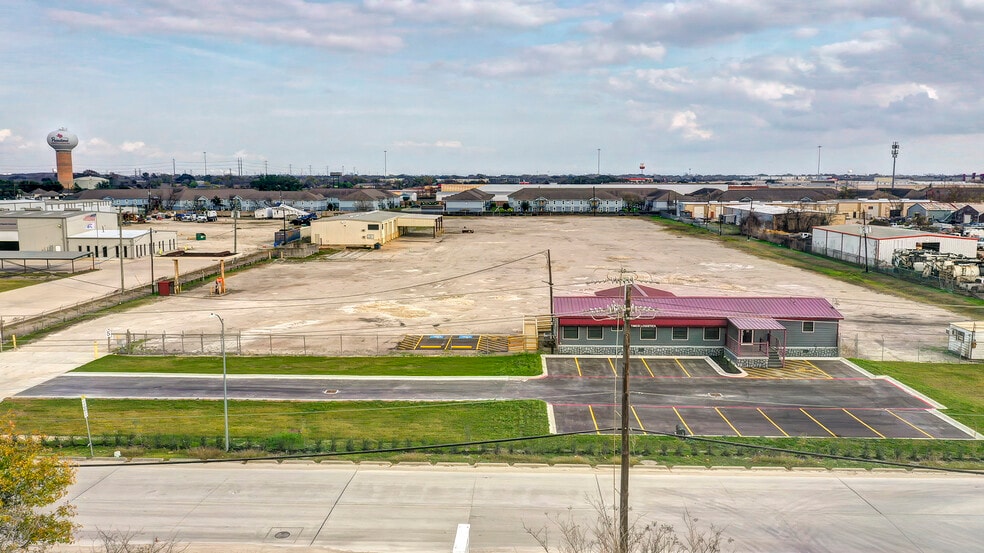 Primary Photo Of 1901 Jasmine Dr, Pasadena Truck Terminal For Lease