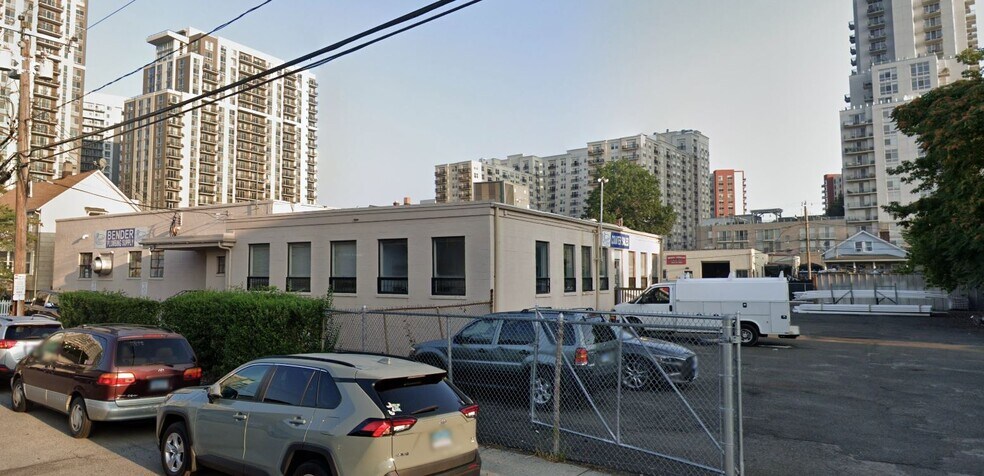 Primary Photo Of 24 Harbor St, Stamford Land For Sale