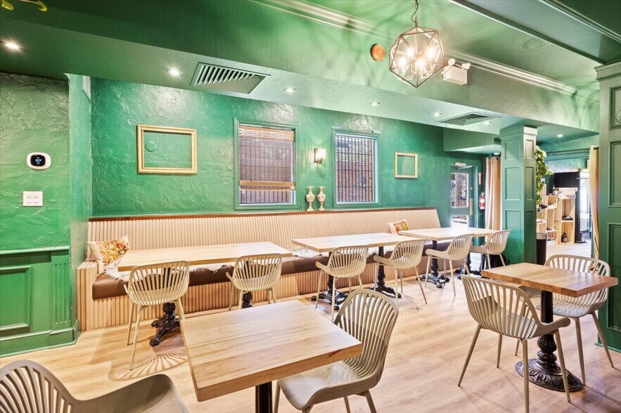 More Photos Of 21 Celina St, Oshawa Restaurant For Sale