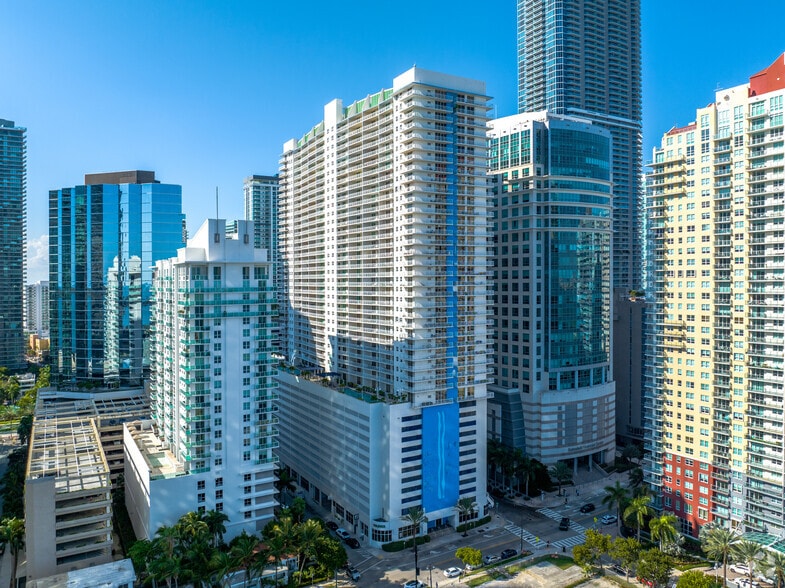 Primary Photo Of 1200 Brickell Bay Dr, Miami Apartments For Lease