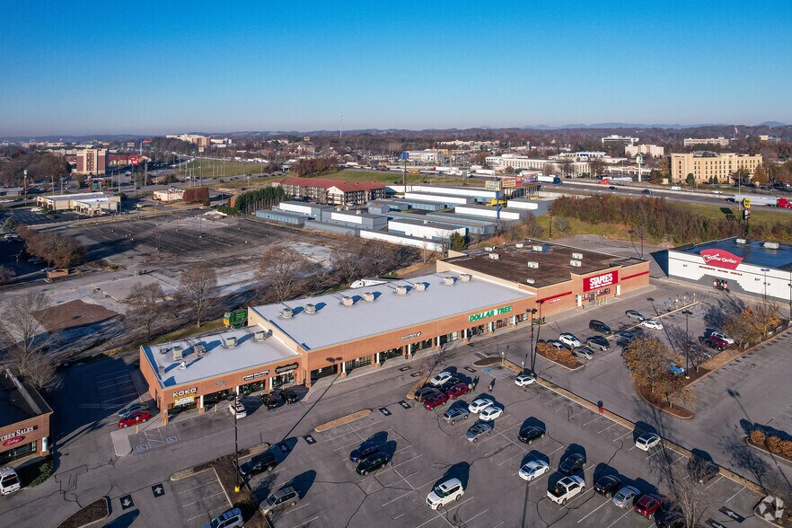 More Photos Of 106-180 N Peters Rd, Knoxville Unknown For Lease