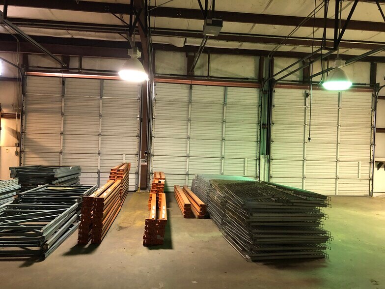 More Photos Of 355 Distribution Dr, Madison Distribution For Lease