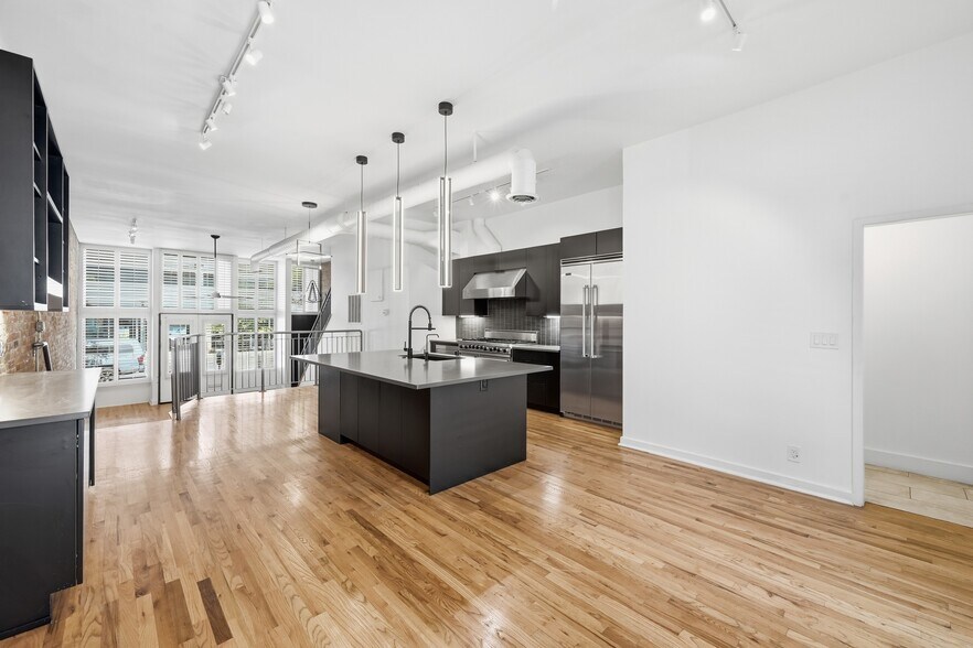 More Photos Of 1732-1770 Blake St, Denver Storefront For Sale