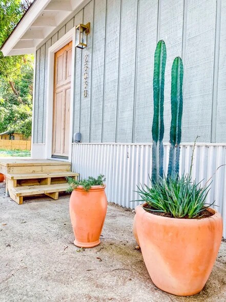 Primary Photo Of 2503 E Cesar Chavez St, Austin Office Residential For Lease