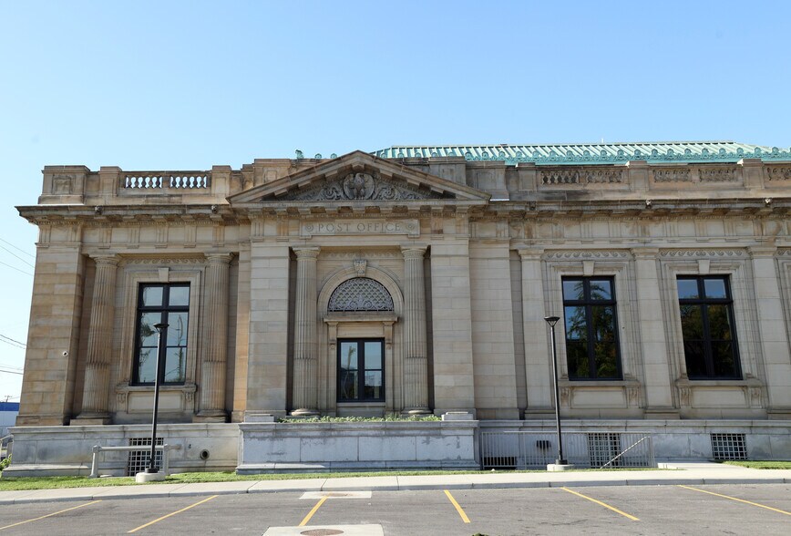 More Photos Of 1300 Jefferson Ave, Toledo Post Office For Lease