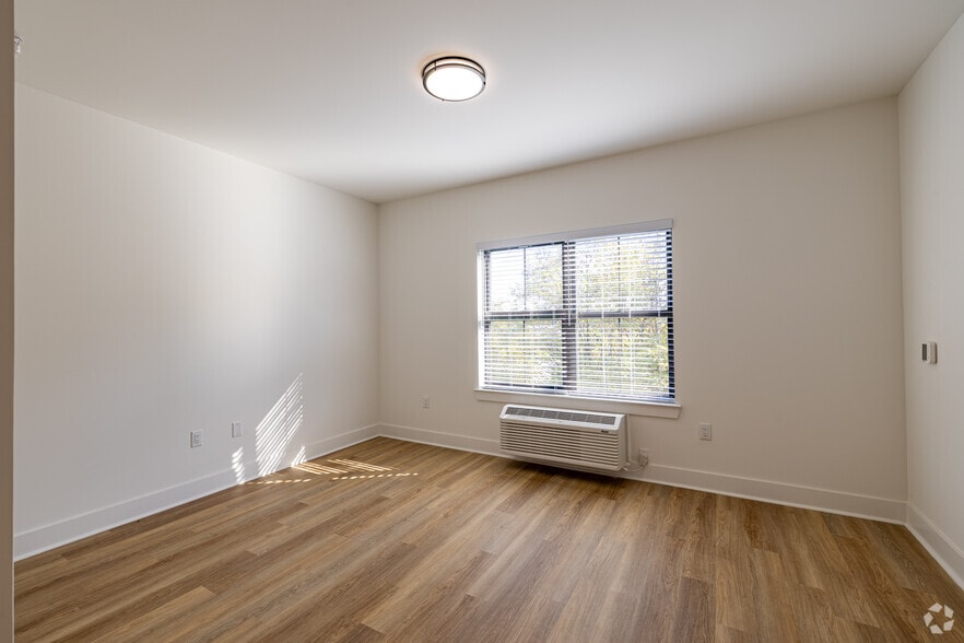 More Photos Of 10 W Westfield Ave W, Roselle Park Apartments For Lease