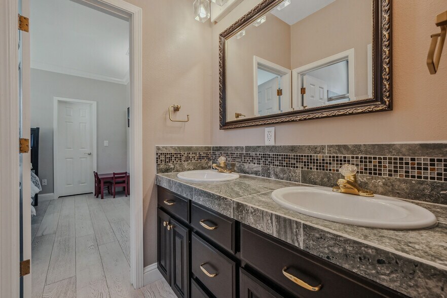 More Photos Of 10786 Shenandoah Rd, Plymouth Winery Vineyard For Sale