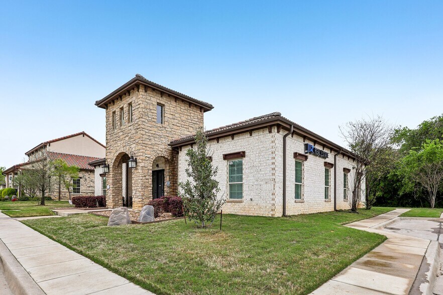 More Photos Of 217 E Debbie Ln, Mansfield Medical For Lease
