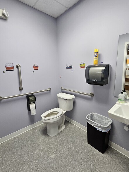 More Photos Of 3117 Rogers Rd, Wake Forest Office For Sale