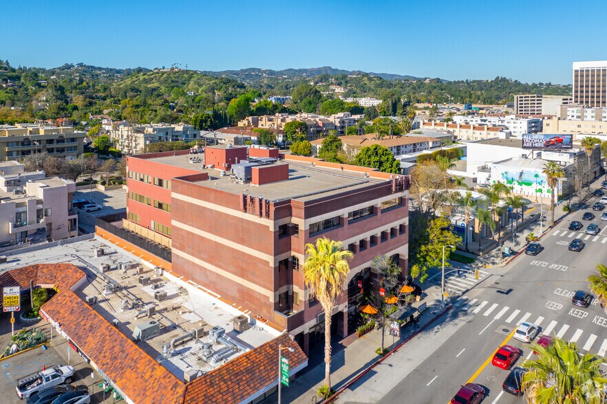 More Photos Of 15060 Ventura Blvd, Sherman Oaks Office For Lease