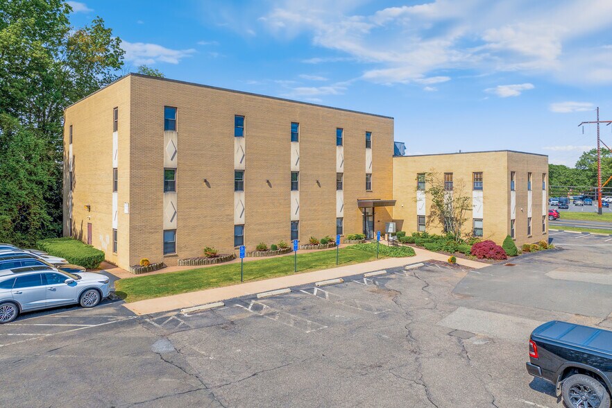 More Photos Of 351 Merline Rd, Vernon Medical For Sale