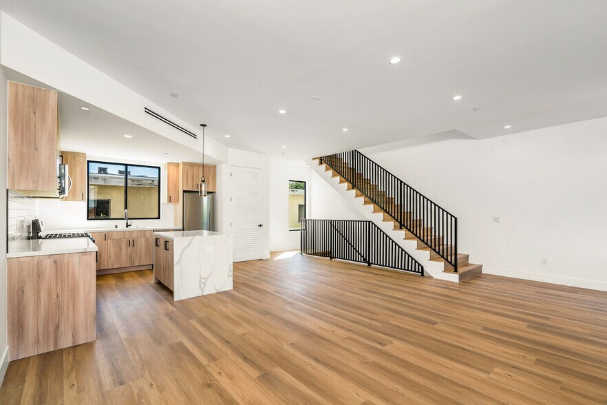 More Photos Of 2204 Carmona Ave, Los Angeles Apartments For Sale