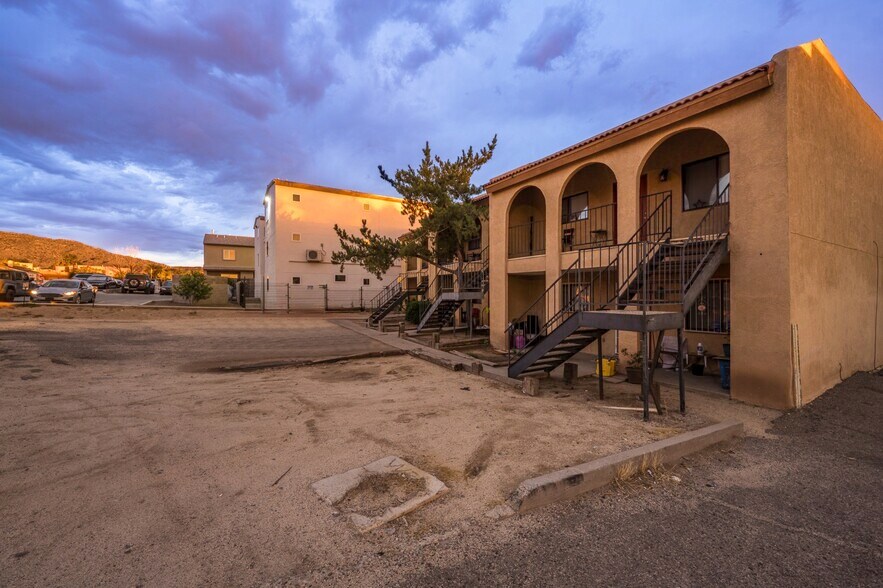 More Photos Of 12708 Copper Ave NE, Albuquerque Multifamily For Sale