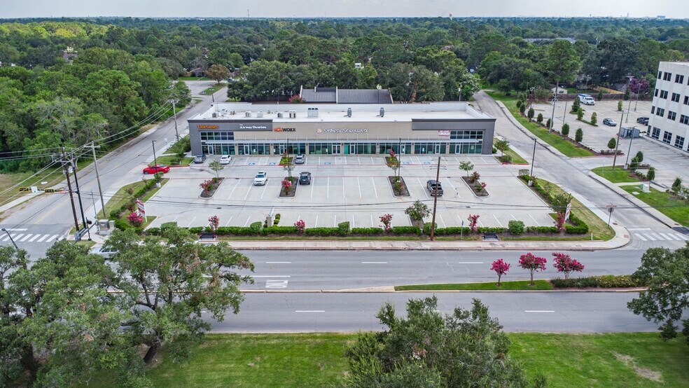 More Photos Of 501 S Friendswood Dr, Friendswood Storefront Retail Office For Lease