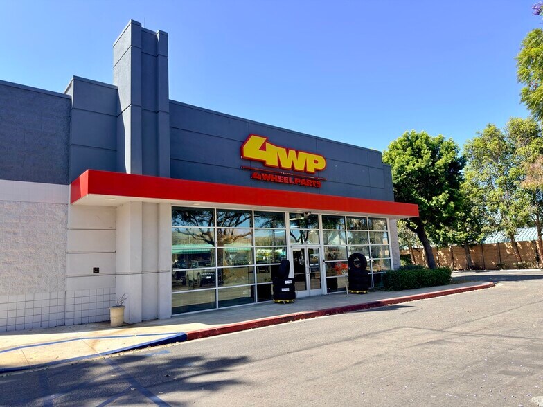 Primary Photo Of 3310 Telegraph Rd, Ventura Auto Repair For Lease