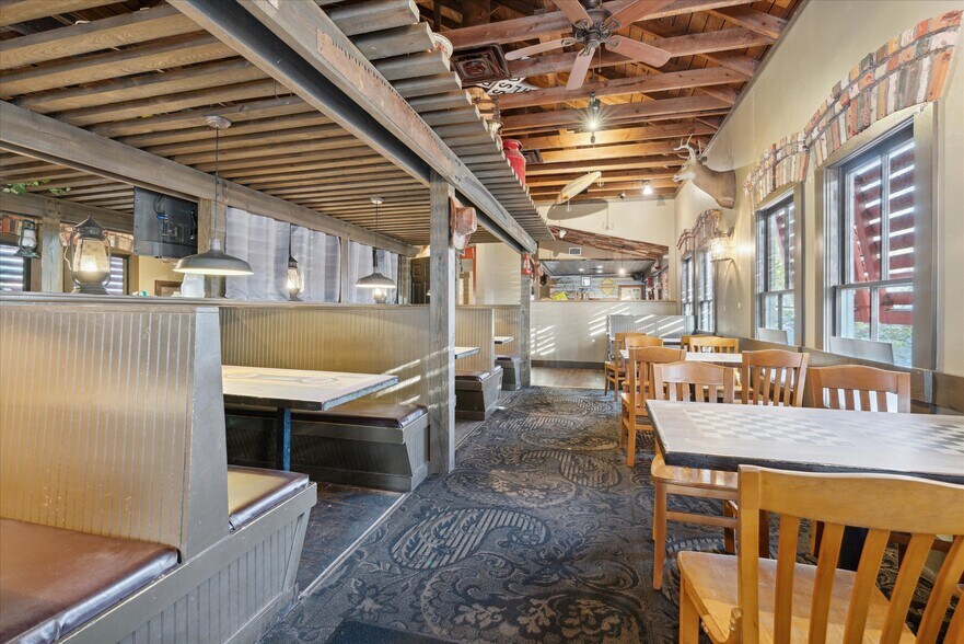 More Photos Of 115 NW 1st St, Trenton Restaurant For Sale