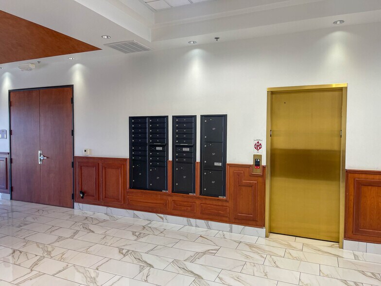 More Photos Of 6970 W Patrick Ln, Las Vegas Medical For Sale