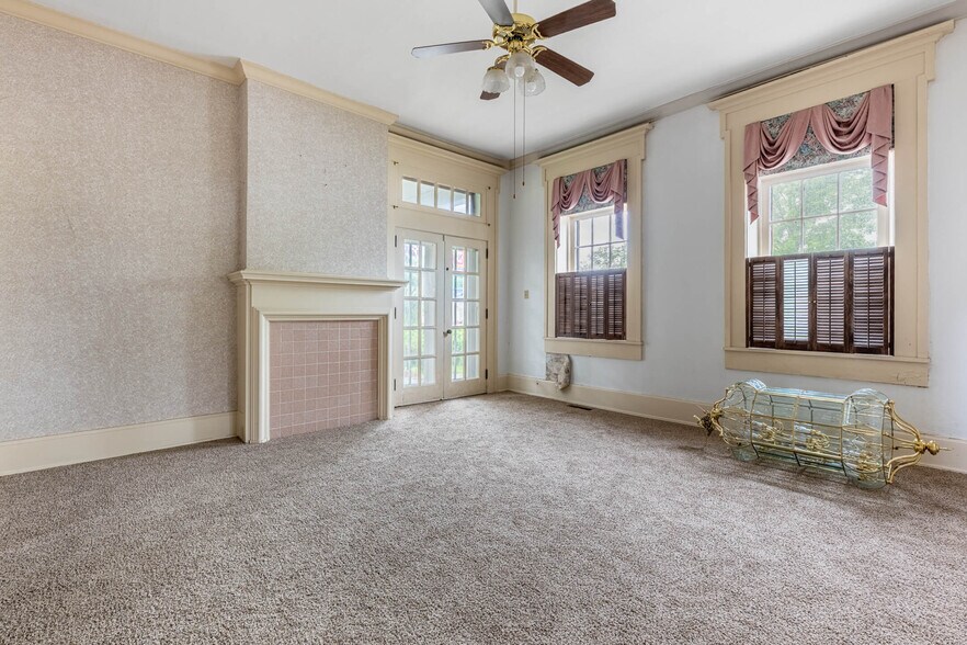 More Photos Of 405 E Spring St, Saint Marys Office Residential For Sale