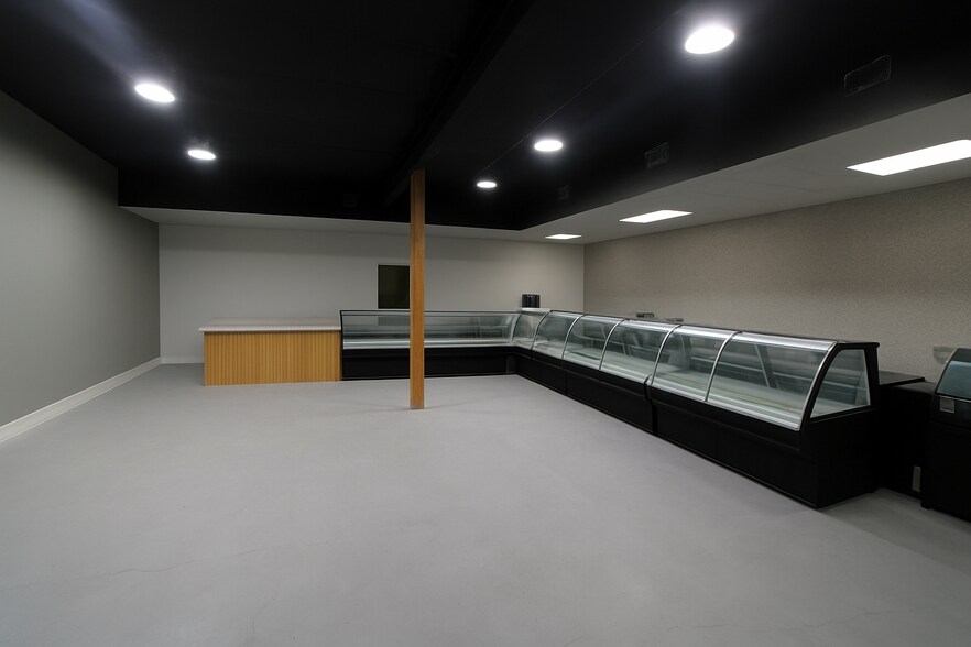 More Photos Of 10642-10650 Balboa Blvd, Granada Hills Storefront Retail Office For Lease