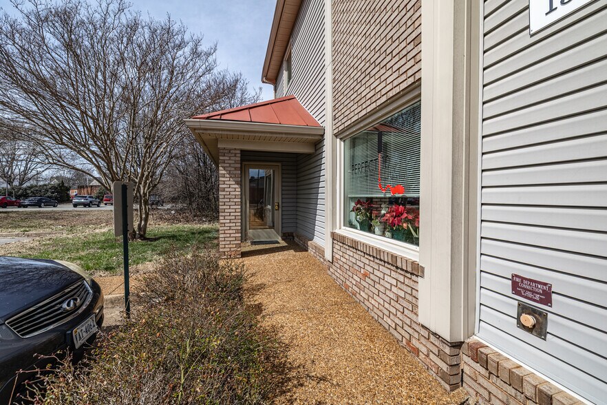 More Photos Of 13354 Midlothian Tpke, Midlothian Medical For Lease