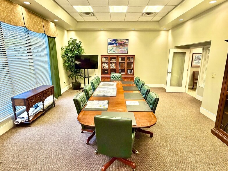 More Photos Of 1102 Thompson Bridge Rd, Gainesville Office For Lease