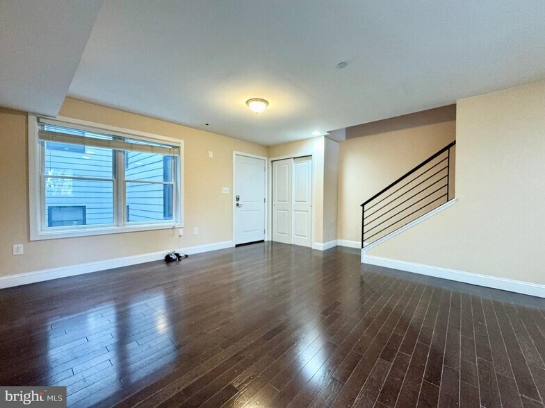 More Photos Of 1014 E Moyamensing Ave, Philadelphia Multifamily For Sale