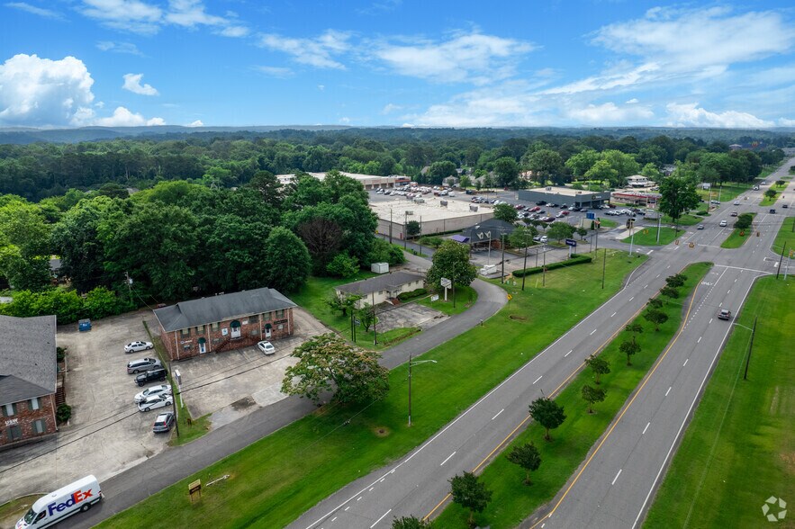More Photos Of 1401 Thompson Cir, Gardendale Office For Sale